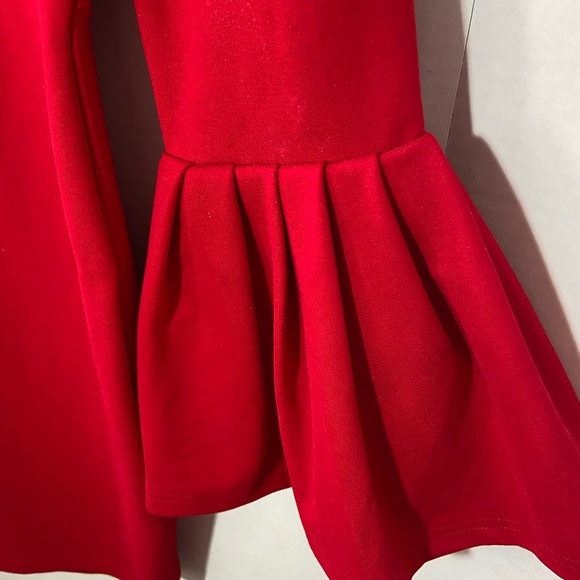 Lulu's Red Long Sleeve Dress with Flared Cuffs size Large Perfect for Valentines - Picture 5 of 16